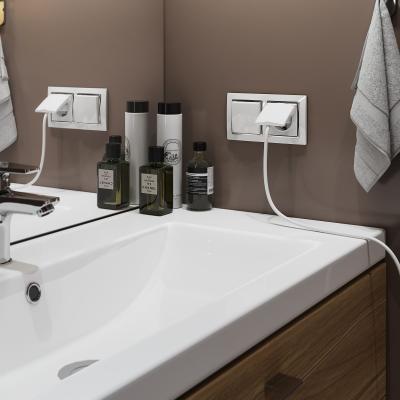 Фото Розетка с защитной крышкой и шторками Werkel W1171201 белая