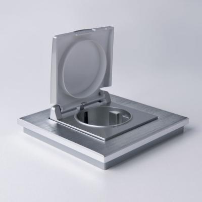 Фото Розетка с крышкой и шторками Werkel W1171206 серебро