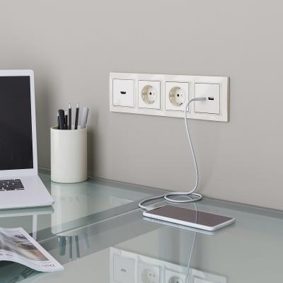 Фото Розетка HDMI Werkel W1186003 слоновая кость
